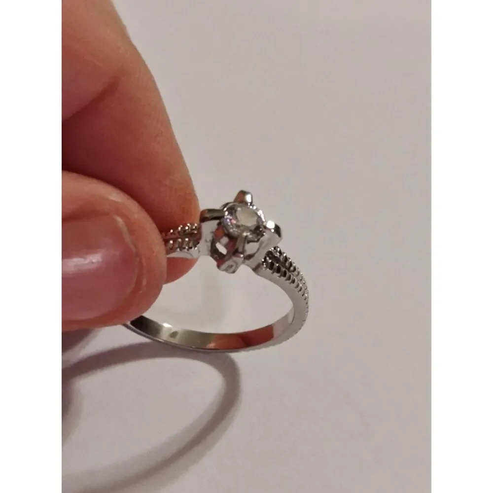 VTG Style Silver Tone Metal Sparkling Clear Glass Stone Sz 8 Solitaire Ring